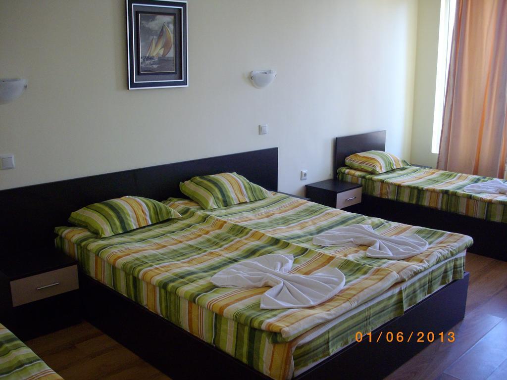 Семеен Хотел Атива - Family Hotel Ativa Lozenets Exterior photo