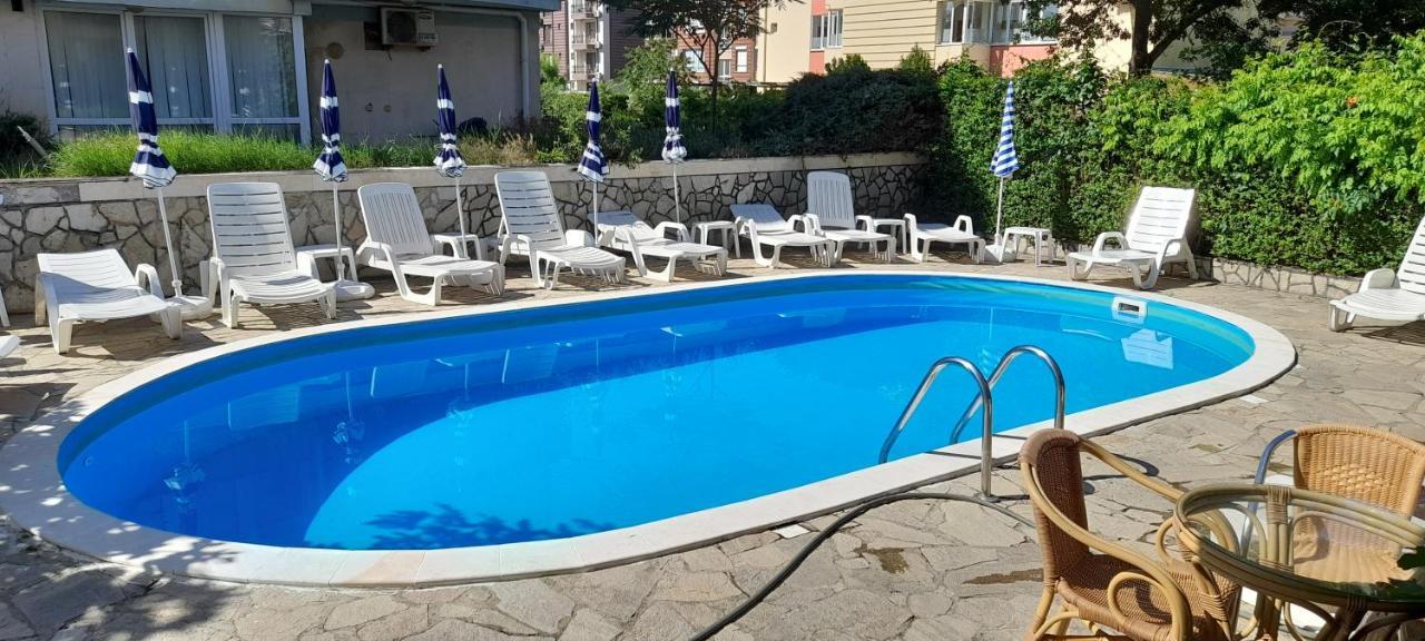 Семеен Хотел Атива - Family Hotel Ativa Lozenets Exterior photo