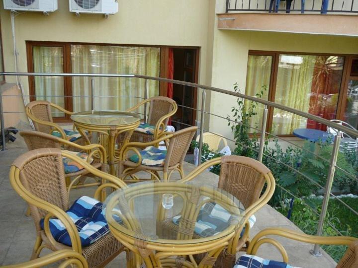 Семеен Хотел Атива - Family Hotel Ativa Lozenets Exterior photo