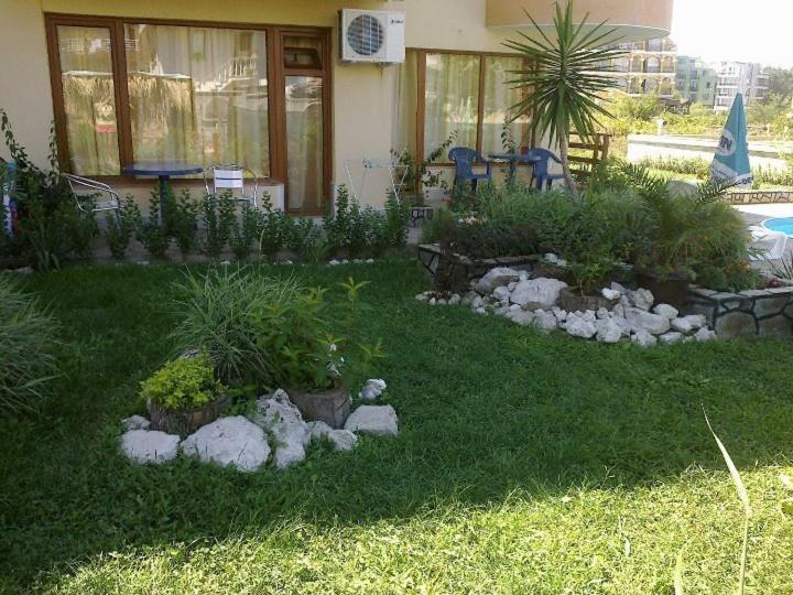 Семеен Хотел Атива - Family Hotel Ativa Lozenets Exterior photo