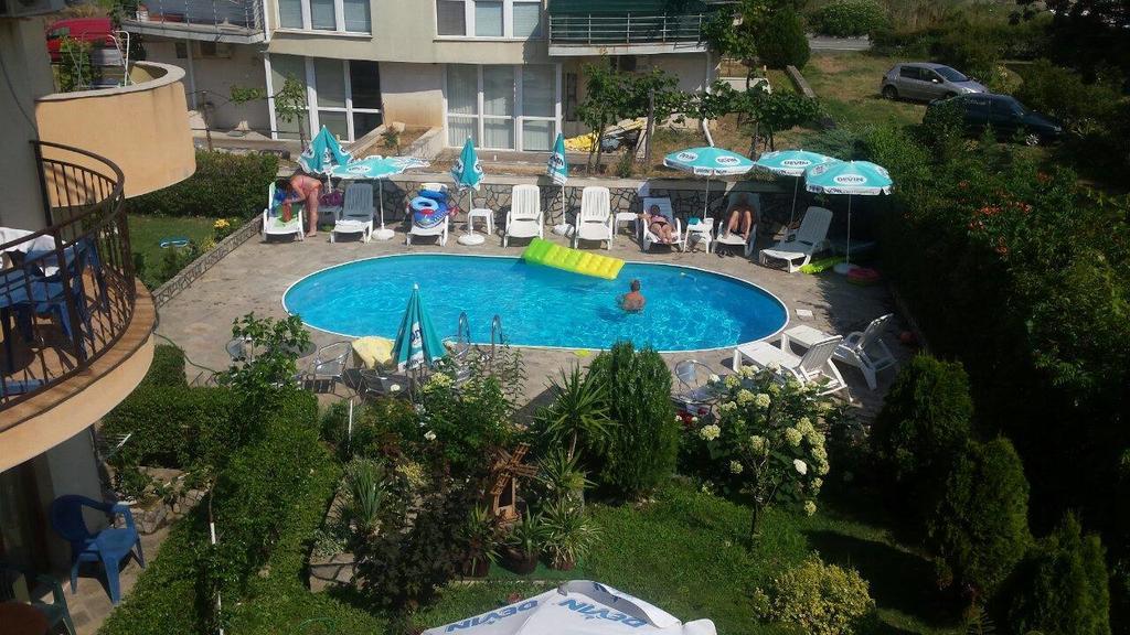 Семеен Хотел Атива - Family Hotel Ativa Lozenets Exterior photo