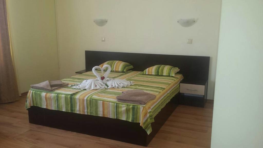 Семеен Хотел Атива - Family Hotel Ativa Lozenets Exterior photo